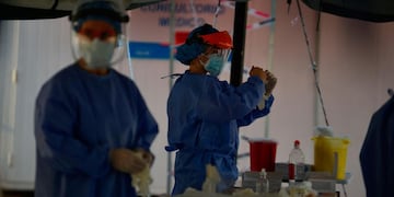 Un operativo de testeo en un barrio cordobés. (Pedro Castillo)