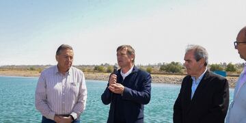 Rodolfo Suarez estuvo en San Rafael y anunció la licitación del acueducto ganadero.
