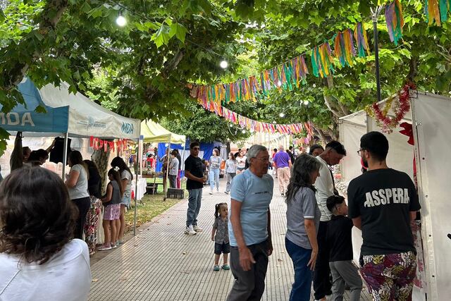 Gonzales Chaves celebró la Feria de Emprendedores – Especial Navidad