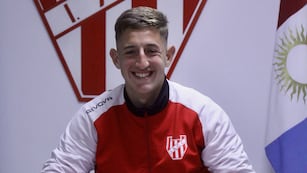 El juvenil volante central Nicolás Dubersarsky mejoró y amplió su contrato con Instituto (IACC).