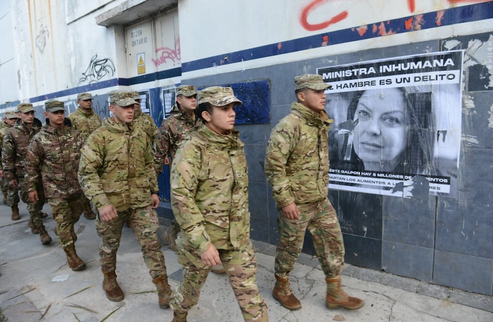 Comenzó el reparto de alimentos guardados en Villa Martelli