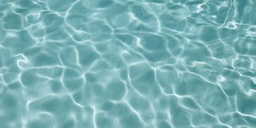 El sujeto fue encontrado sin vida en la piscina de su hogar.