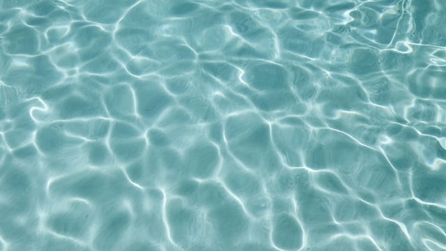 El sujeto fue encontrado sin vida en la piscina de su hogar.