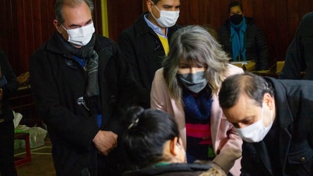 Entrega de Tarjetas Alimentar: participaron el Gobernador y el Intendente de Posadas.