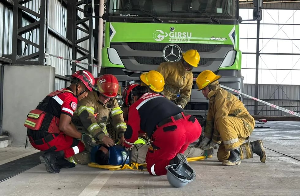 GIRSU y Defensa Civil planifican un simulacro de siniestro en el Centro Ambiental Jujuy