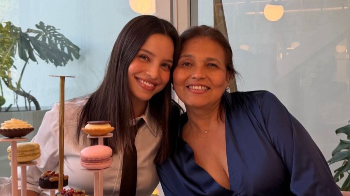 Emilia Mernes y su mamá.