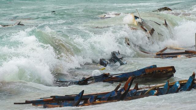 Naufragio de migrantes en Curto, al sur de Italia.