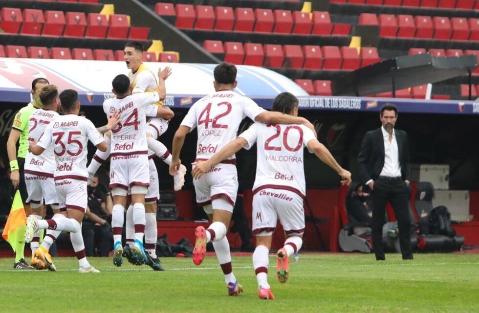 Colón cayó goleado 4 a 1 por Lanús