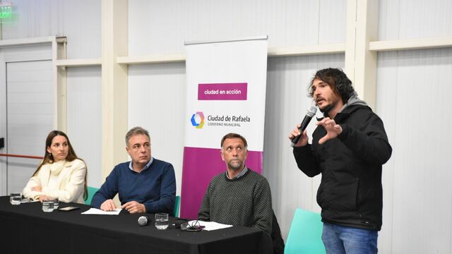 Mario Garrappa presentando los resultados del 11° Observatorio Industrial de Rafaela