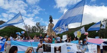 Los comerciantes y vecinos autoconvocados reclamaron por las medidas que interfieren con el trabajo de muchos establecimientos.