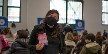 Vacunas contra el coronavirus para personas embarazadas en Santa Fe como grupo prioritario.