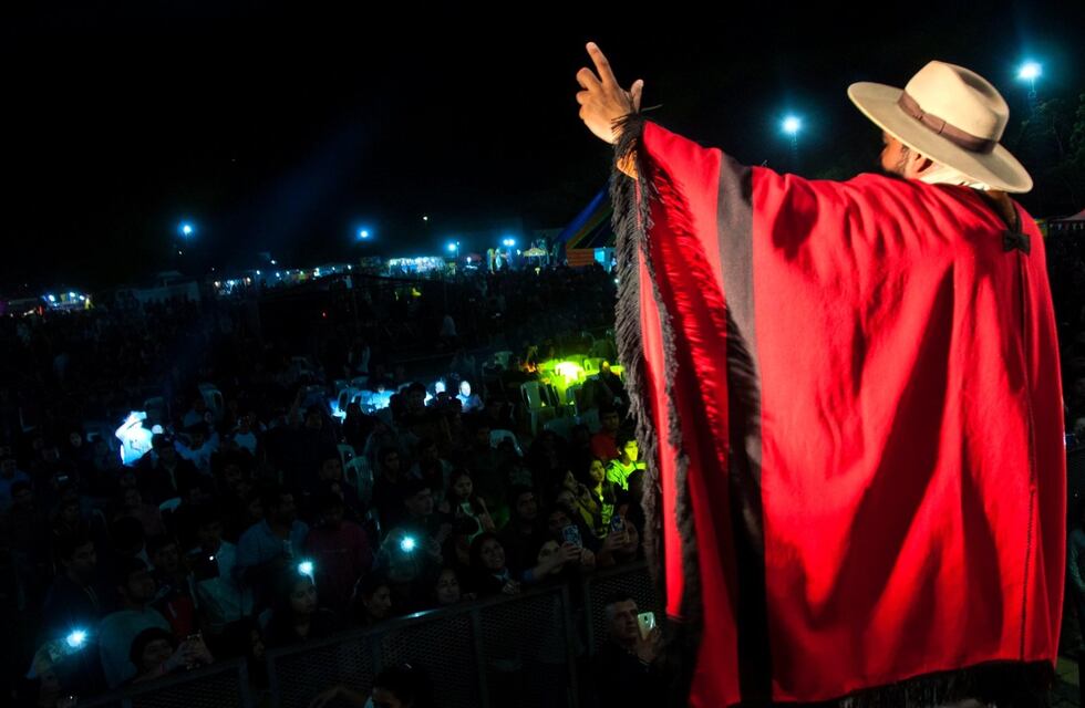 Lázaro Caballero presenta un gran espectáculo en Cafayate por su cumpleaños