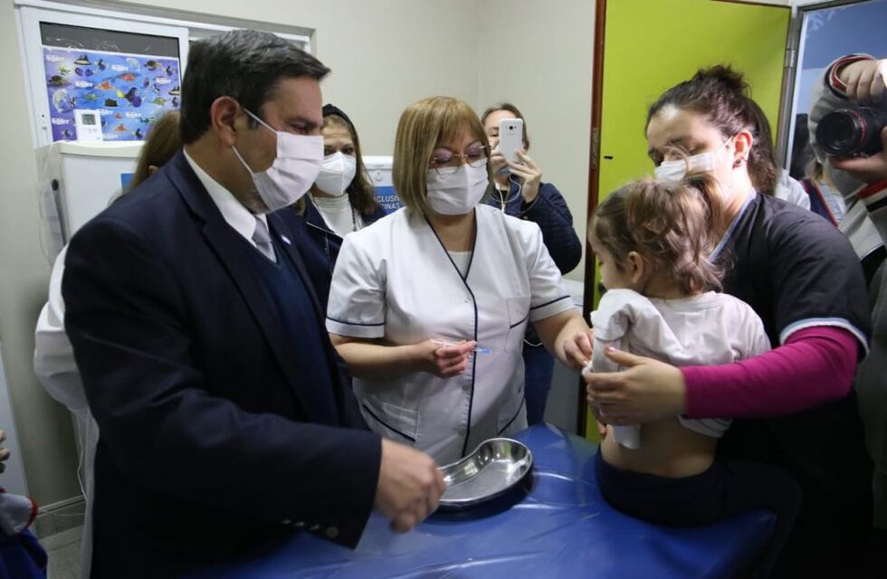 Comenzó la vacunación contra el coronavirus en menores de dos años en Tucumán