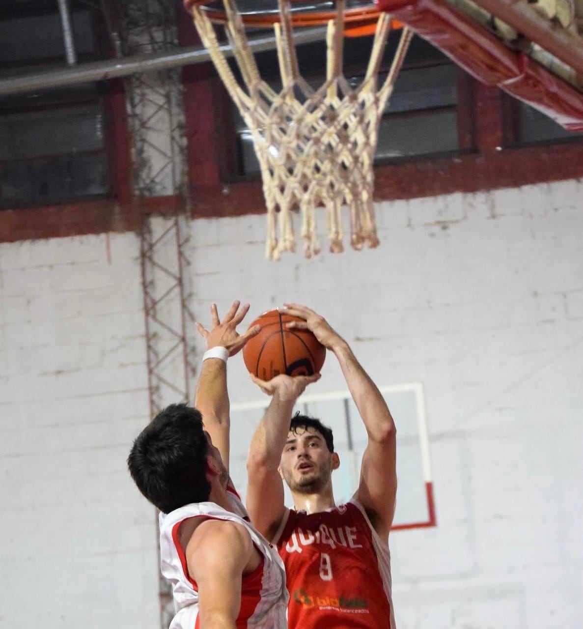 Quique y el clásico del barrrio.
