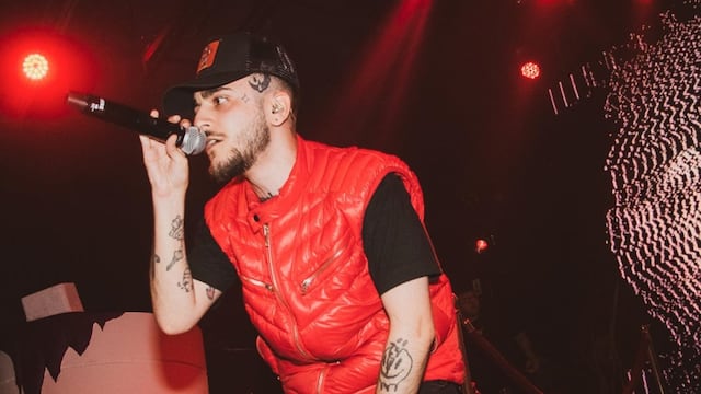 Muerejoven expuso sus Términos y Condiciones con un show explosivo en Niceto