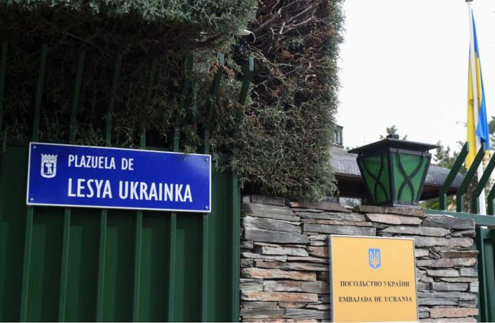 Seis embajadas de Ucrania recibieron paquetes sospechosos: denuncian una “campaña del terror”