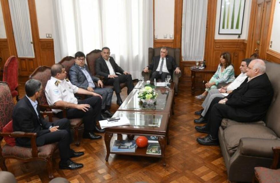 Venta de mercadería oficial: investigar hasta las últimas consecuencias