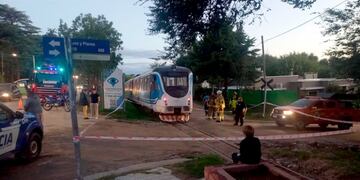 Choque entre el Tren de las Sierras y un auto en Córdoba.