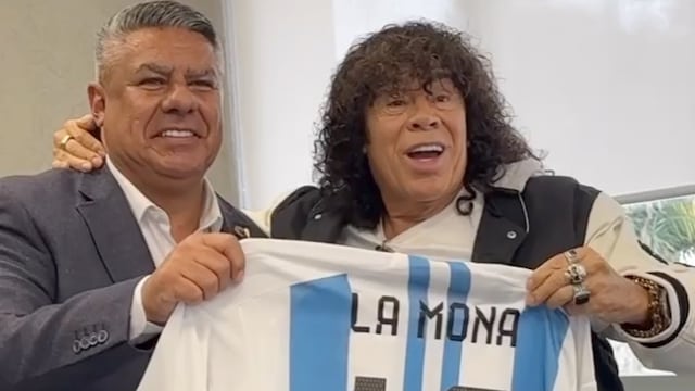 La Mona Jiménez, recibió la 10 de la selección de mano de "Chiqui" Tapia. (Captura de pantalla).
