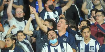 Los socios de Talleres cubrirán la mitad del Kempes en el clásico /Foto Javier Ferreyra).
