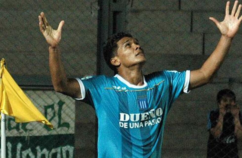 Tras 11 años y cerca de un nuevo clásico: cómo fue el día que Teo Gutiérrez sacó un arma en el vestuario de Racing