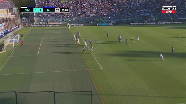 El árbitro se apoyó en el VAR para convalidar el gol del empate de Gimnasia ante Talleres.