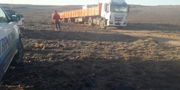 César, el camionero que estuvo 15 horas con su brazo atrapado bajo un camión.