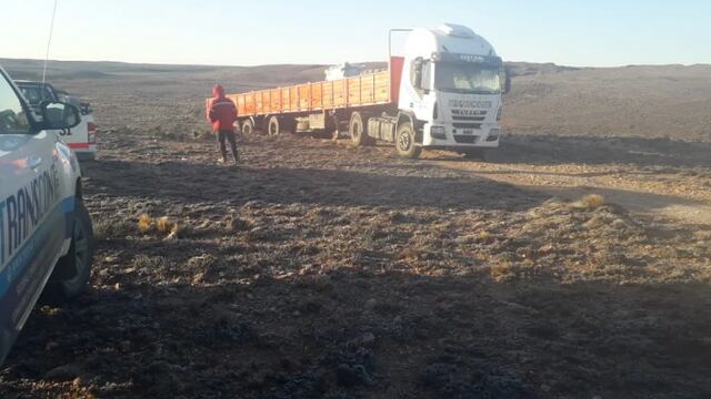 César, el camionero que estuvo 15 horas con su brazo atrapado bajo un camión.