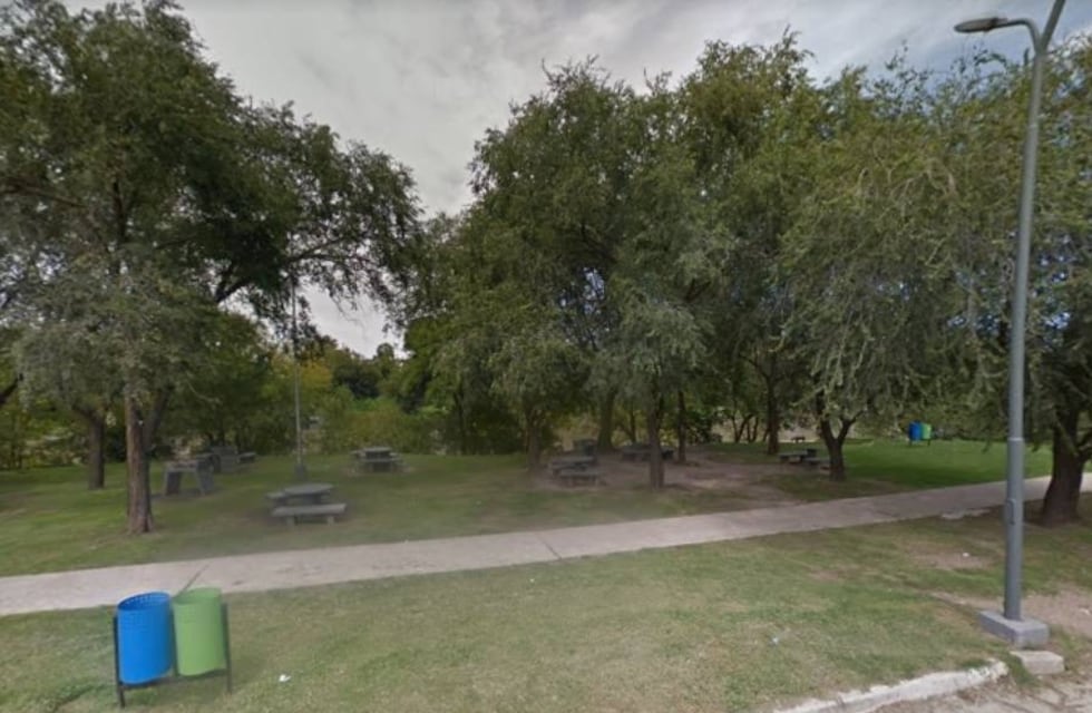 Investigan el hallazgo de un hombre muerto en la Costanera de Villa María