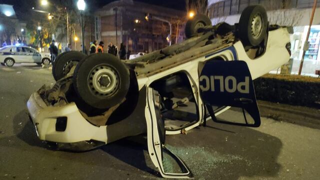 choque y vuelco de un patrullero sobre av. Belgrano y Sarmiento