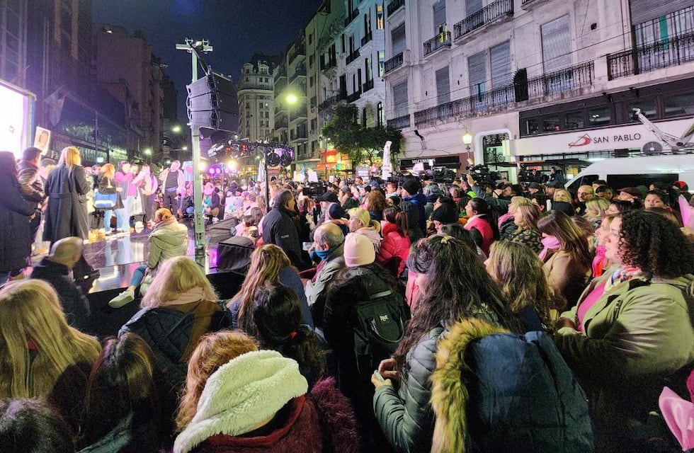 Marcha en Buenos Aires por Cecilia Strzyzowski: “Cecilia es una víctima del poder”, dijo su madre