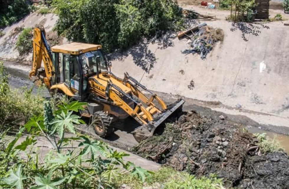 Operativo en el Canal Norte: limpieza, desmalezamiento y enfoque preventivo
