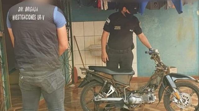Tras allanamiento, recuperaron motocicleta robada.