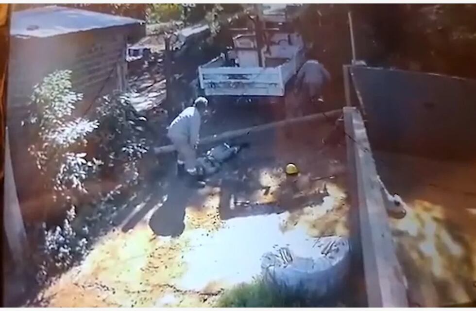 Puerto Iguazú: por la caída de un poste, dos hombres debieron ser hospitalizados