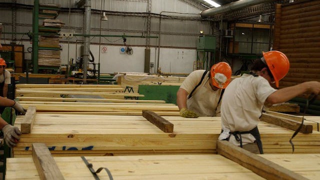 El empleo público escaló en números, pero el sector privado quedó rezagado.