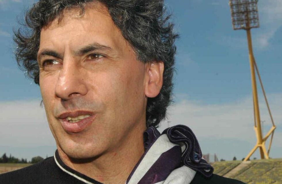 Fue goleador en Talleres, jugó en River, se pone la camiseta Albiazul y quería ver a Ramón Sosa