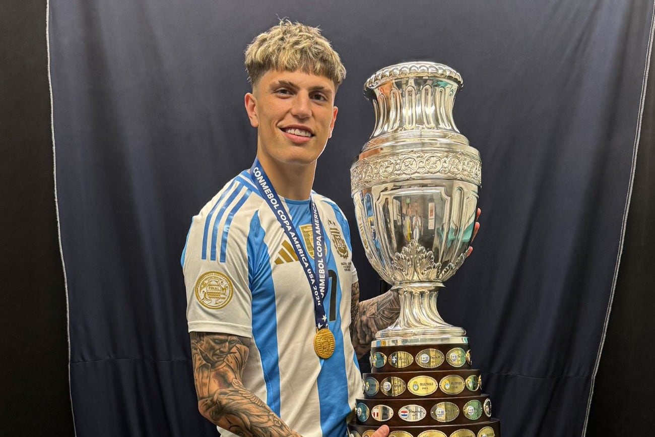 La selección argentina festejó luego de ganar la Copa América y Alejandro Garnacho recibió una divertida chicana. (Gentileza Alejandro Garnacho)