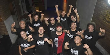 El Clan, los músicos de La Mona, y El Fran, se presentan en El Aljibe todas las semanas. (Facundo Luque / La Voz)