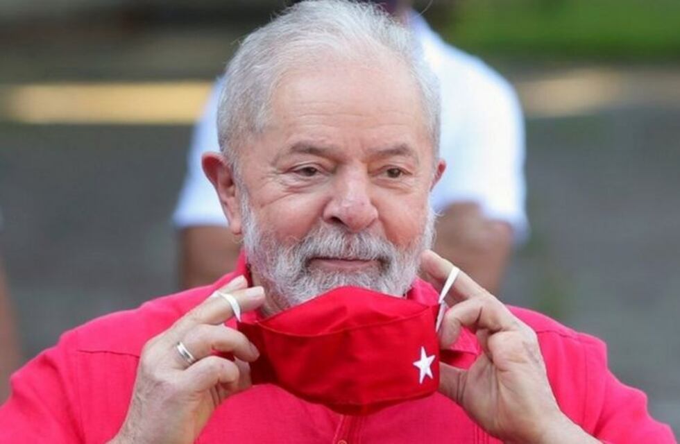 Lula fue vacunado y pidió a la población que se siga cuidando