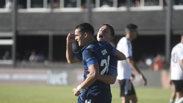El penal que Ramón Sosa cambió por gol y le dio a Talleres un triunfo revitalizante (Federico López Claro / La Voz).