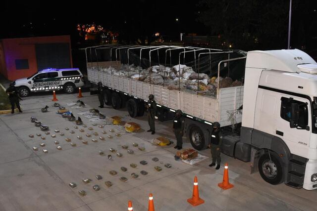 Casi 200 kilos de marihuana iban entre zapallos y batatas desde Formosa