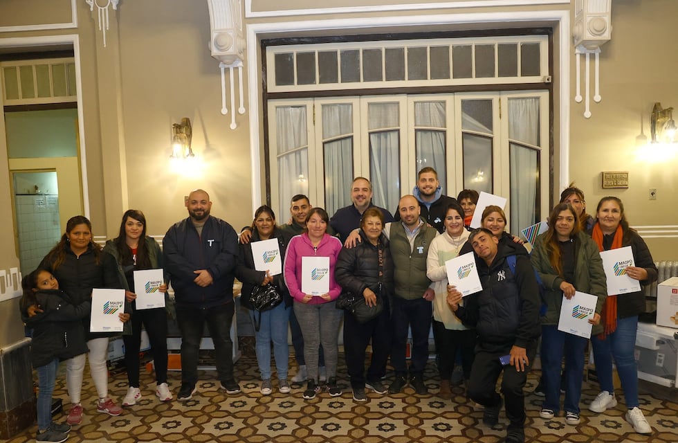 Stevanato entregó insumos a familias emprendedoras