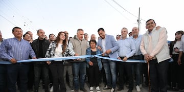 El gobernador encabezó una intensa agenda de obras junto a funcionarios provinciales y municipales.