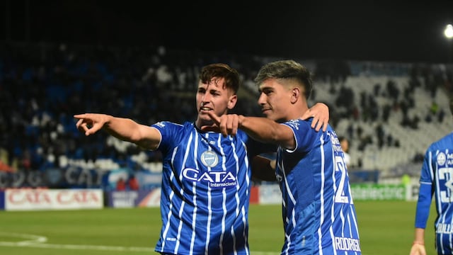 Tadeo Allende, delantero formado en Instituto, autor del gol en la victoria del Tomba sobre Colón, el rival de Talleres en Libertadores ( Los Andes).