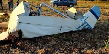 La avioneta quedó completamente destruida.