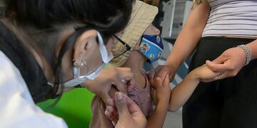 Continúan vacunando a los menores de edad, contra el Coronavirus en el Centro de vacunación del Le Parc.