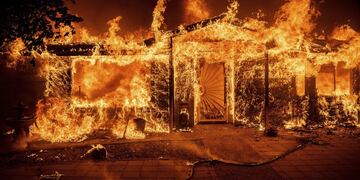Se prendió fuego una cabaña en Villa Mascardi e investigan si fue intencional.