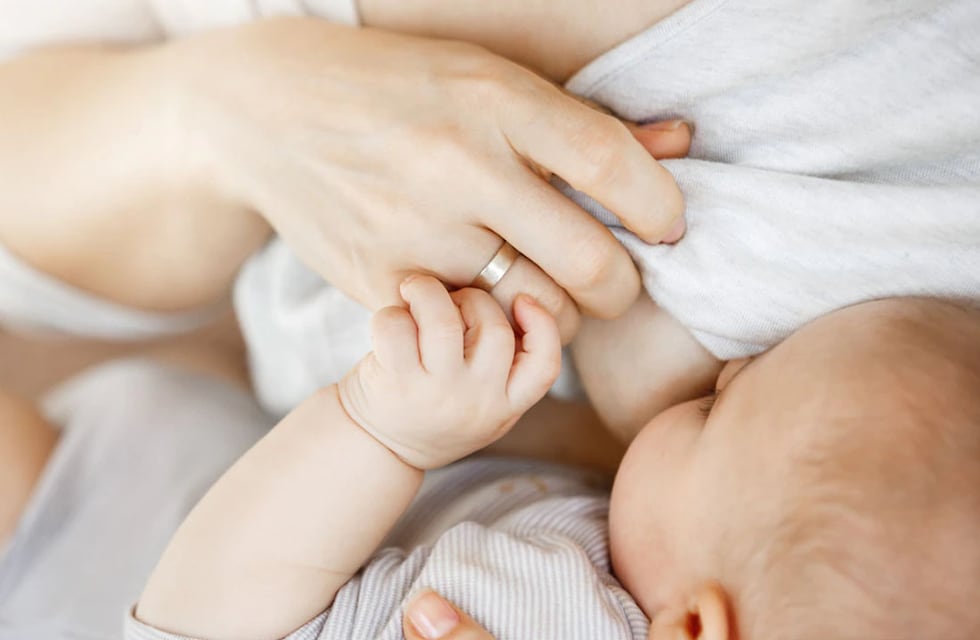 Lactancia, alimentación y crianza saludable: Charla de la Dra. Laborde en el hall de Pediatría
