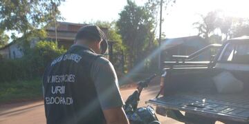 Recuperan una motocicleta sustraída en Wanda.