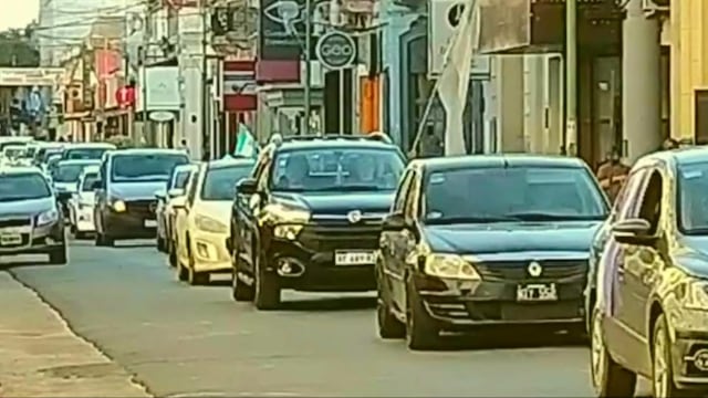 Caravana anti cuarentena Gualeguaychú. REDES
